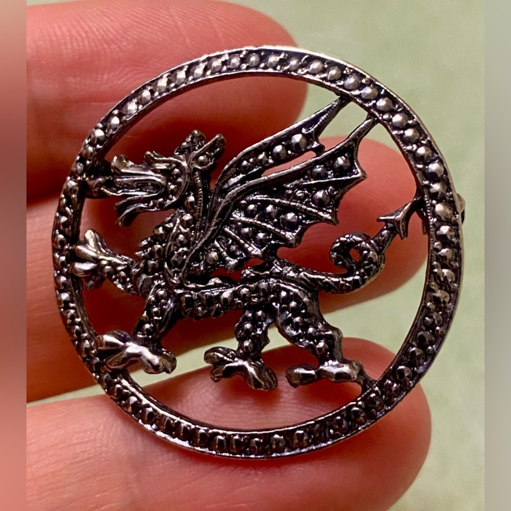 Welsh Dragon Round Brooch Pin in Silver Tone. Vintage